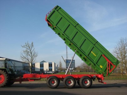 עגלה PRONAR T682