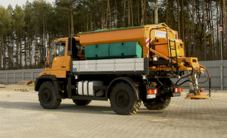מפזרת PRONAR SPT40